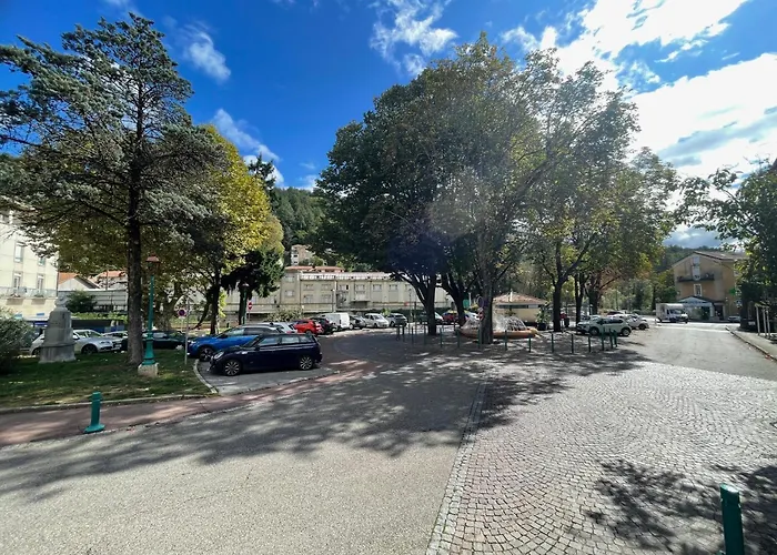 Calme, Proche Des Thermes Et Des Commerces