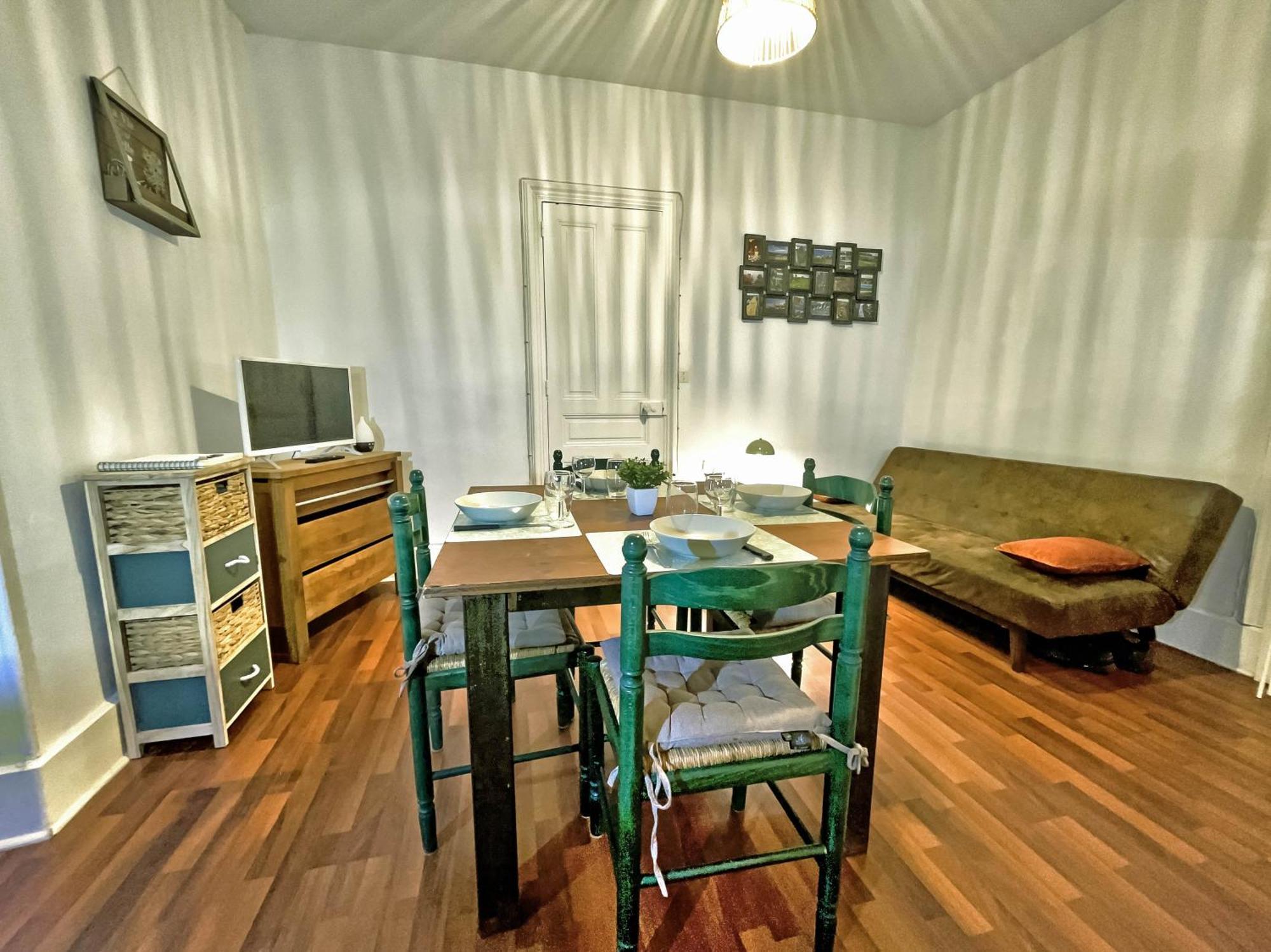 Appartement Calme, Proche Des Thermes Et Des Commerces
