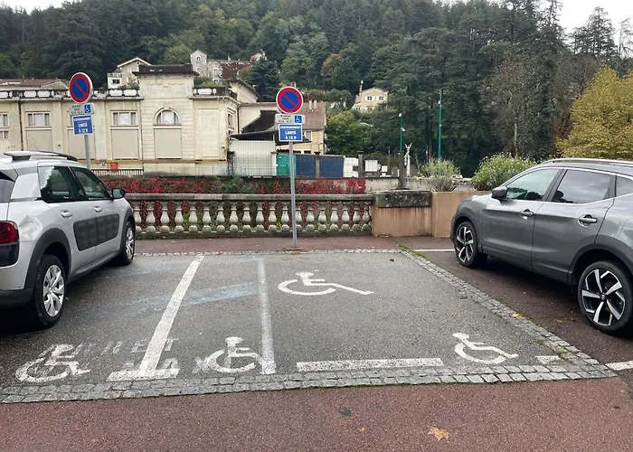 Calme, Proche Des Thermes Et Des Commerces